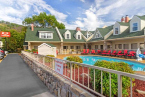Econo Lodge Inn & Suites Gatlinburg at the Convention Center